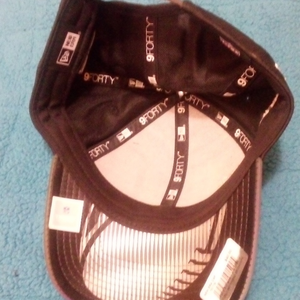 Hat - Picture 6 of 6